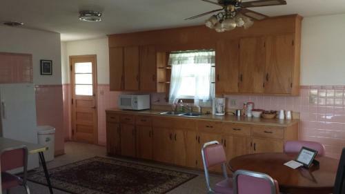 Posada Harbor Haus Inn & Suites
