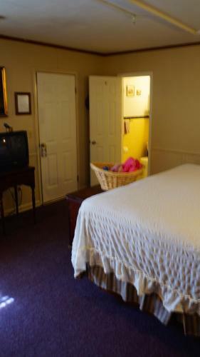Posada Harbor Haus Inn & Suites