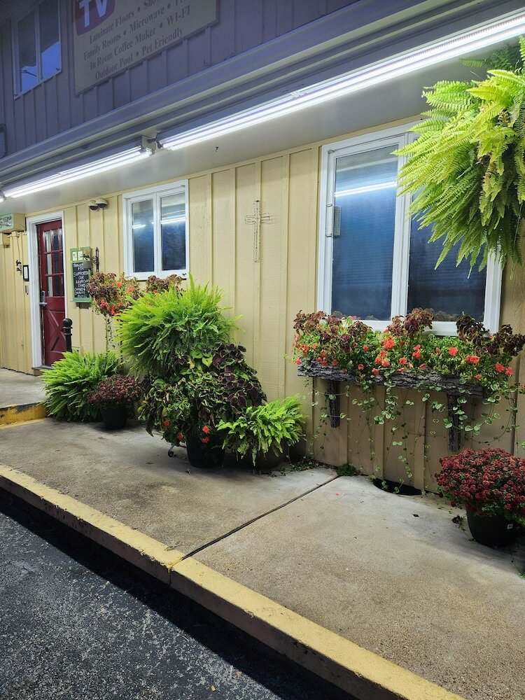 Homestead Motel