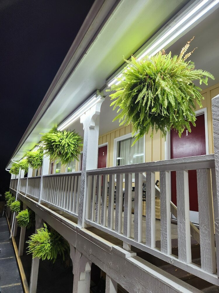 Homestead Motel