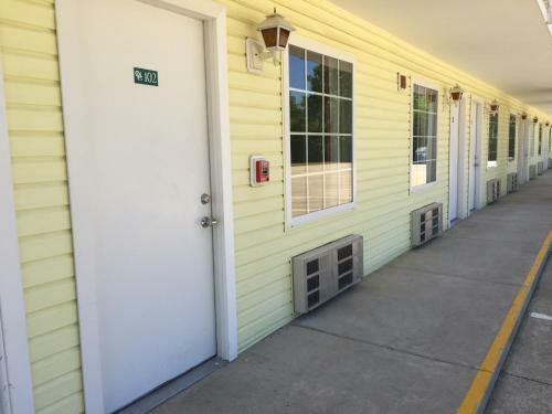 Motel Spinning Wheel Inn