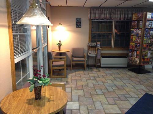 Motel Spinning Wheel Inn