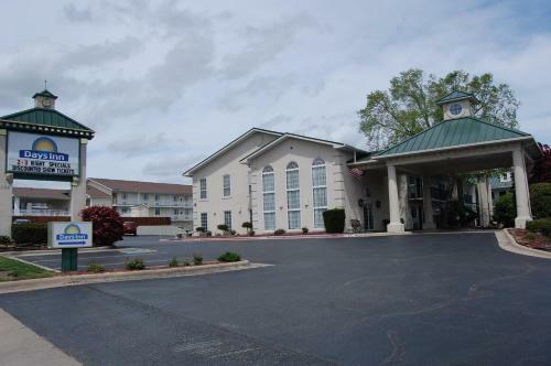Hotel Days Inn Shepherd Of The Hills