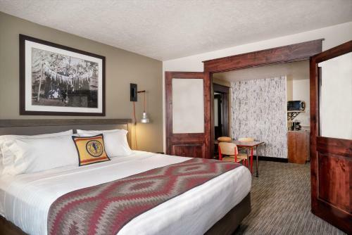 Yellowstone Park Hotel