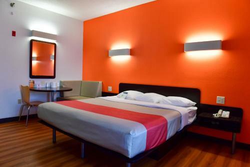 Motel 6 Lincoln