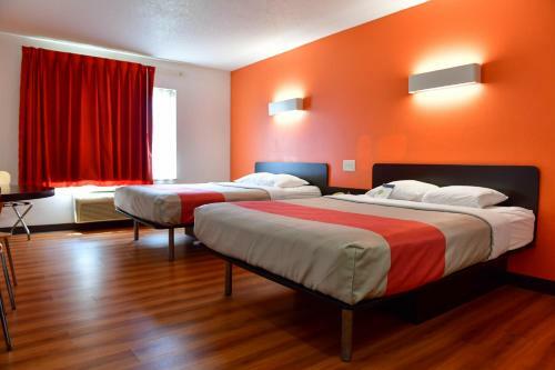 Motel 6 Lincoln