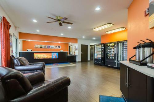 Motel 6 Lincoln