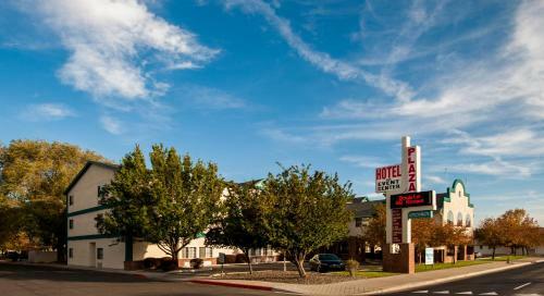 Carson City Plaza Hotel