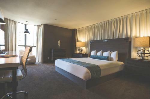 Whitney Peak Hotel