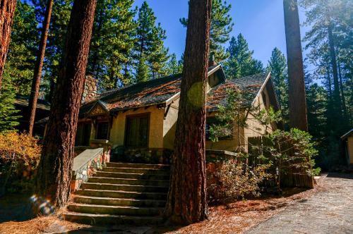 Zephyr Cove Cabin
