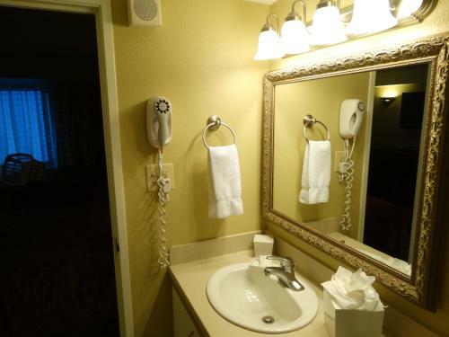 Aparthotel Suites At Jockey Club