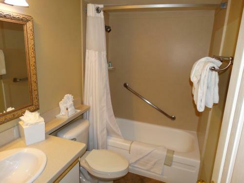 Aparthotel Suites At Jockey Club
