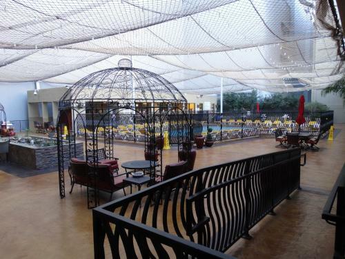Aparthotel Suites At Jockey Club
