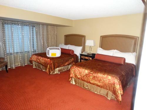 Aparthotel Suites At Jockey Club