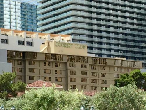 Aparthotel Jockey Resort Suites Center Strip