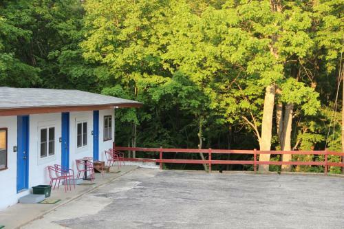 Carriage Motel