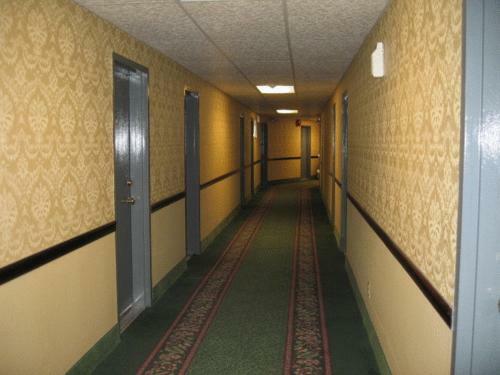 Hotel Town House Inn And Suites
