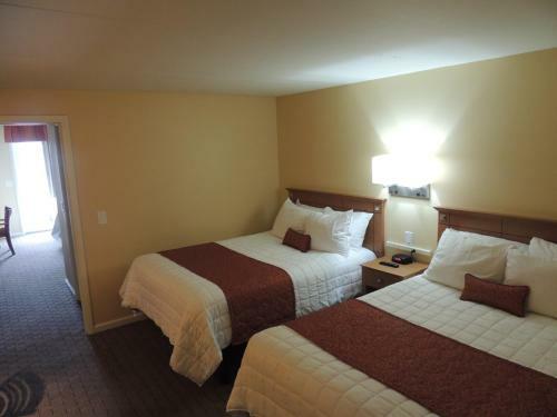 Fleur De Lis Beach Motel