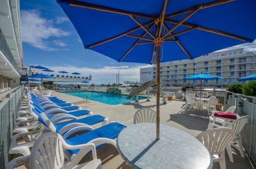 Fleur De Lis Beach Motel