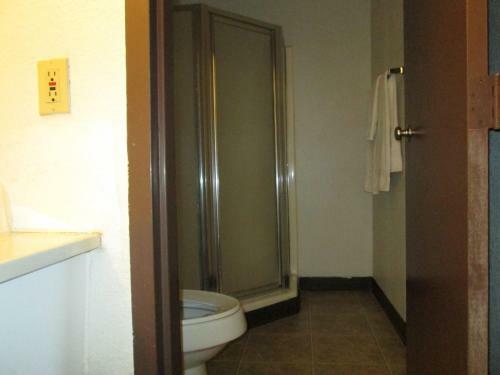 Motel 10