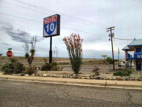 Motel 10