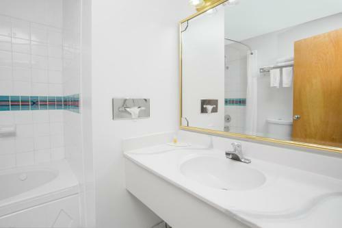 Hotel Days Inn & Suites Red Rock-gallup