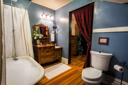 Downtown Historic Bed & Breakfast