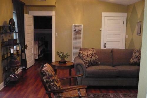 Downtown Historic Bed & Breakfast