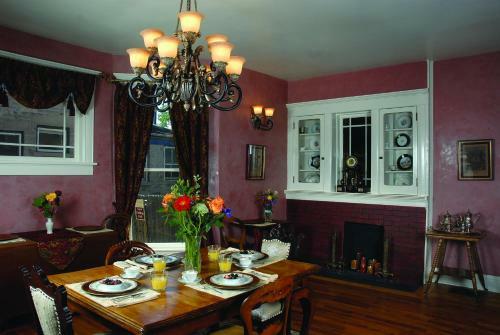 Downtown Historic Bed & Breakfast