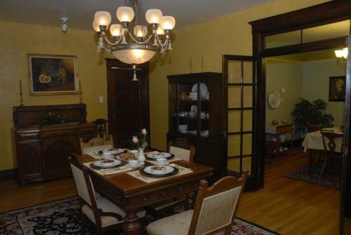 Downtown Historic Bed & Breakfast
