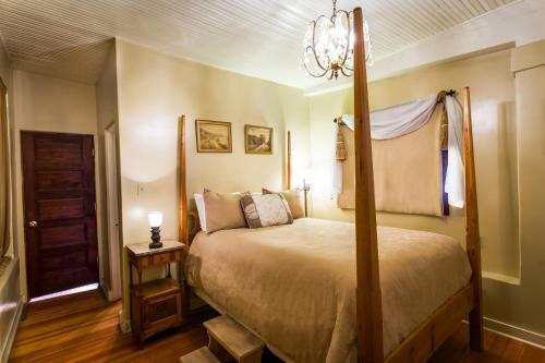 Downtown Historic Bed & Breakfast