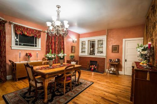 Downtown Historic Bed & Breakfast