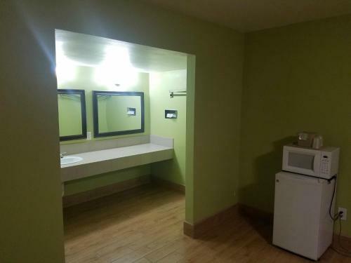 Motel America's Best Value Inn Roswell