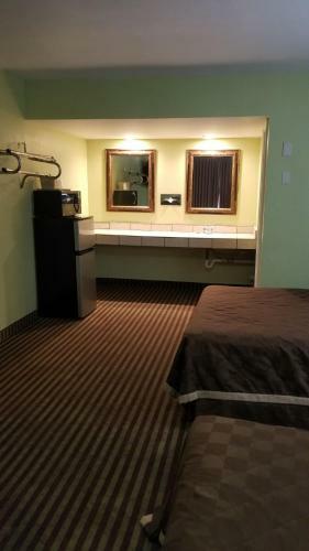 Motel America's Best Value Inn Roswell