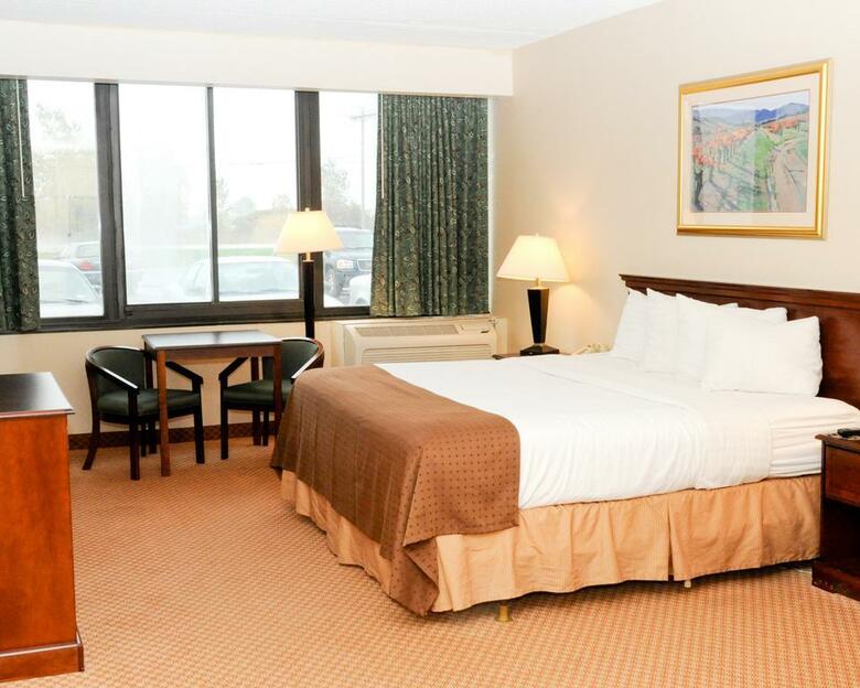 Clarion Hotel Palm Island Indoor Waterpark