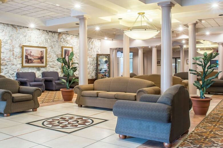 Clarion Hotel Palm Island Indoor Waterpark