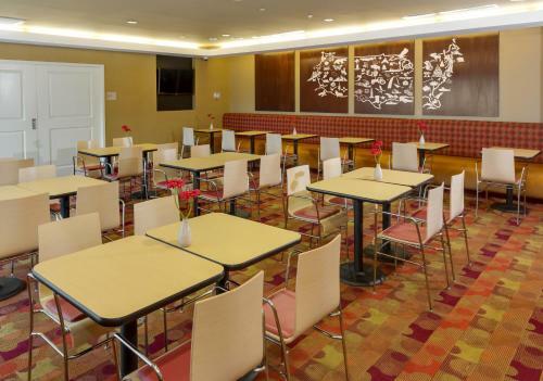 Hotel Towneplace Suites Buffalo Airport