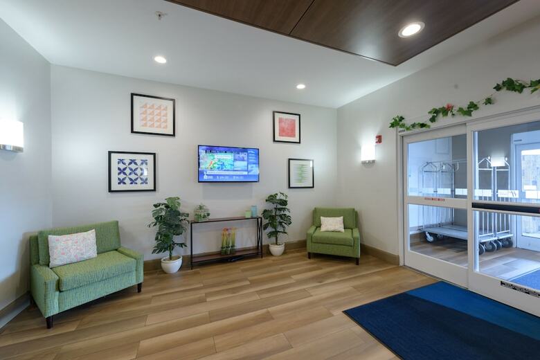 Hotel Holiday Inn Express & Suites Jamestown