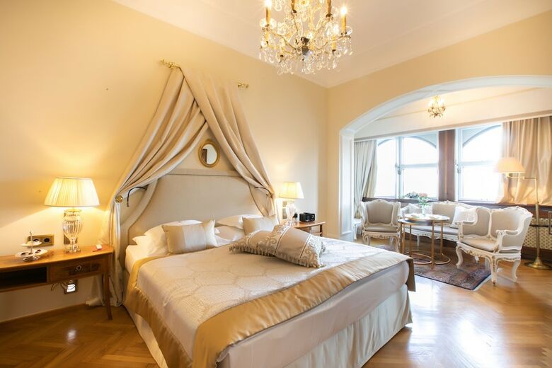 Hotel Schloss Monchstein