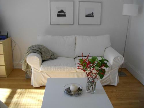 Studio Apartment - 39th Street
