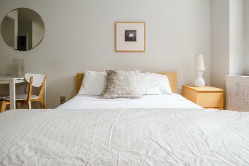 Studio Apartment - 39th Street