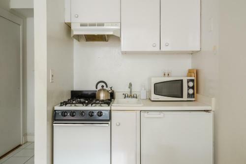 Studio Apartment - 39th Street