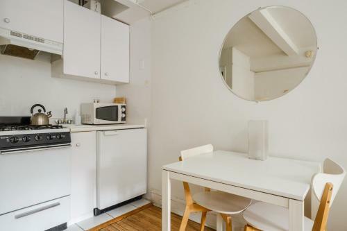 Studio Apartment - 39th Street