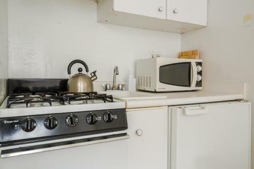Studio Apartment - 39th Street