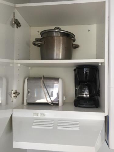 Studio Apartment - 39th Street