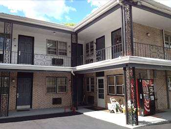 Towpath Motel