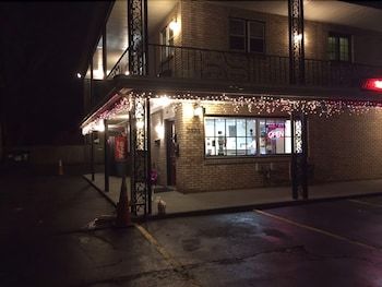 Towpath Motel