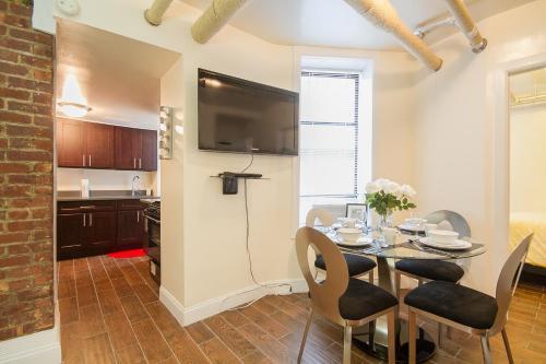 Luxurious Three Bedroom Apartment