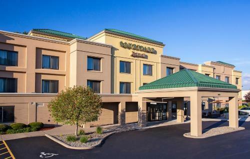 Hotel Courtyard Binghamton