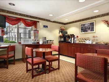 Hotel Microtel Inn & Suites By Wyndham Burlington